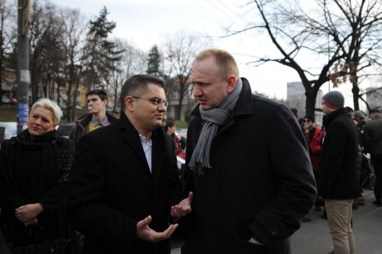 U jesen 2013, odlukom Dragana Đilasa, nekadašnji visoki funkcioner Vuk Jeremić isključen je iz Demokratske stranke zbog nepoštovanja odluke Glavnog odbora DS i kršenja Statuta stranke. Odluka je doneta nakon što se Jeremić oglušio o odluku novog čelnika stranke koji je od bivših ministara tražio da podnesu ostavke na poslaničke funkcije